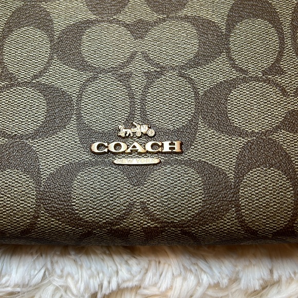 Coach Slim Crossbody Gold/Khaki Saddle - Picture 3 of 14